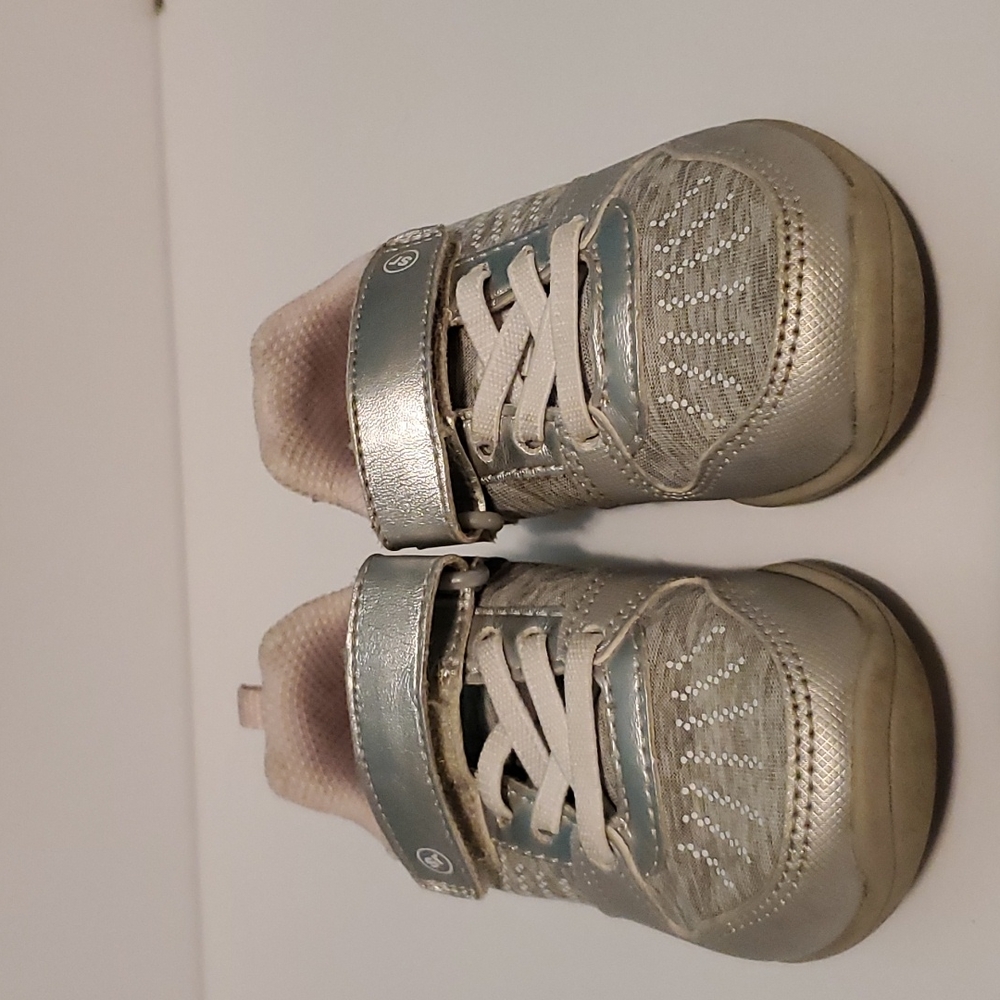 Stride Rite, toddler tennis shoes, silver and pink, Toddler size 6 - Picture 4 of 6